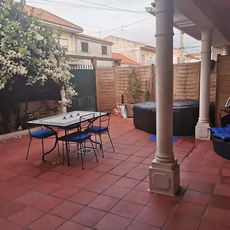 בית הארחה Le Petit Paris פרל