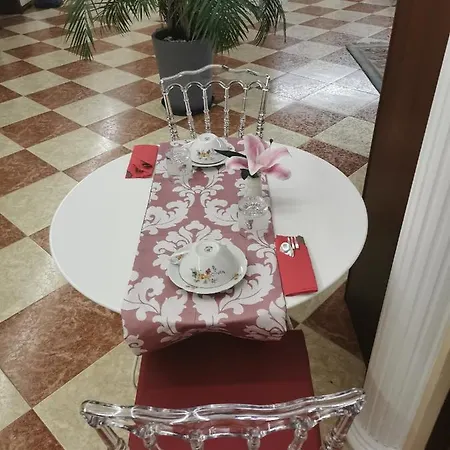 Le Petit Paris 2*