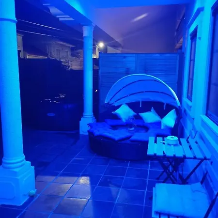 Le Petit Paris Πανσιόν 2*
