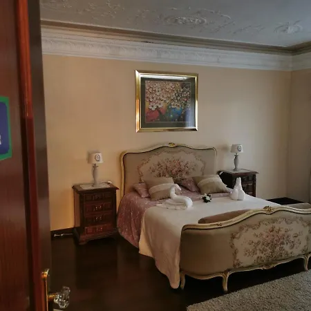 Le Petit Paris Πανσιόν 2*