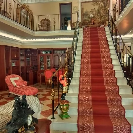 Le Petit Paris Πανσιόν Ferrel (Leiria)