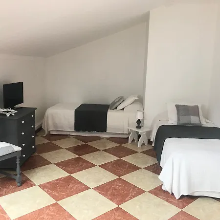 בית הארחה Le Petit Paris 2*