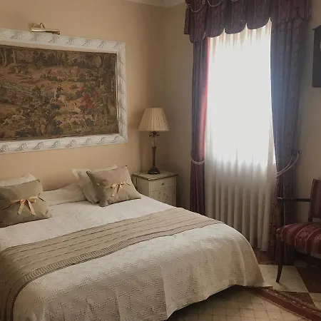 בית הארחה Le Petit Paris 2*