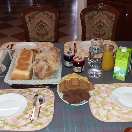 Le Petit Paris Πανσιόν